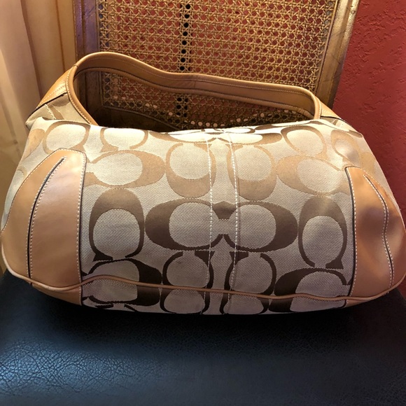 Coach Signature Hobo Purse - Picture 4 of 8